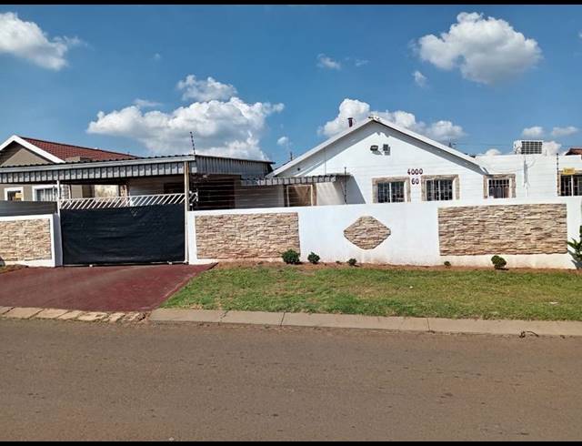 6 BEDROOM HOUSE FOR SALE IN LENASIA SOUTH